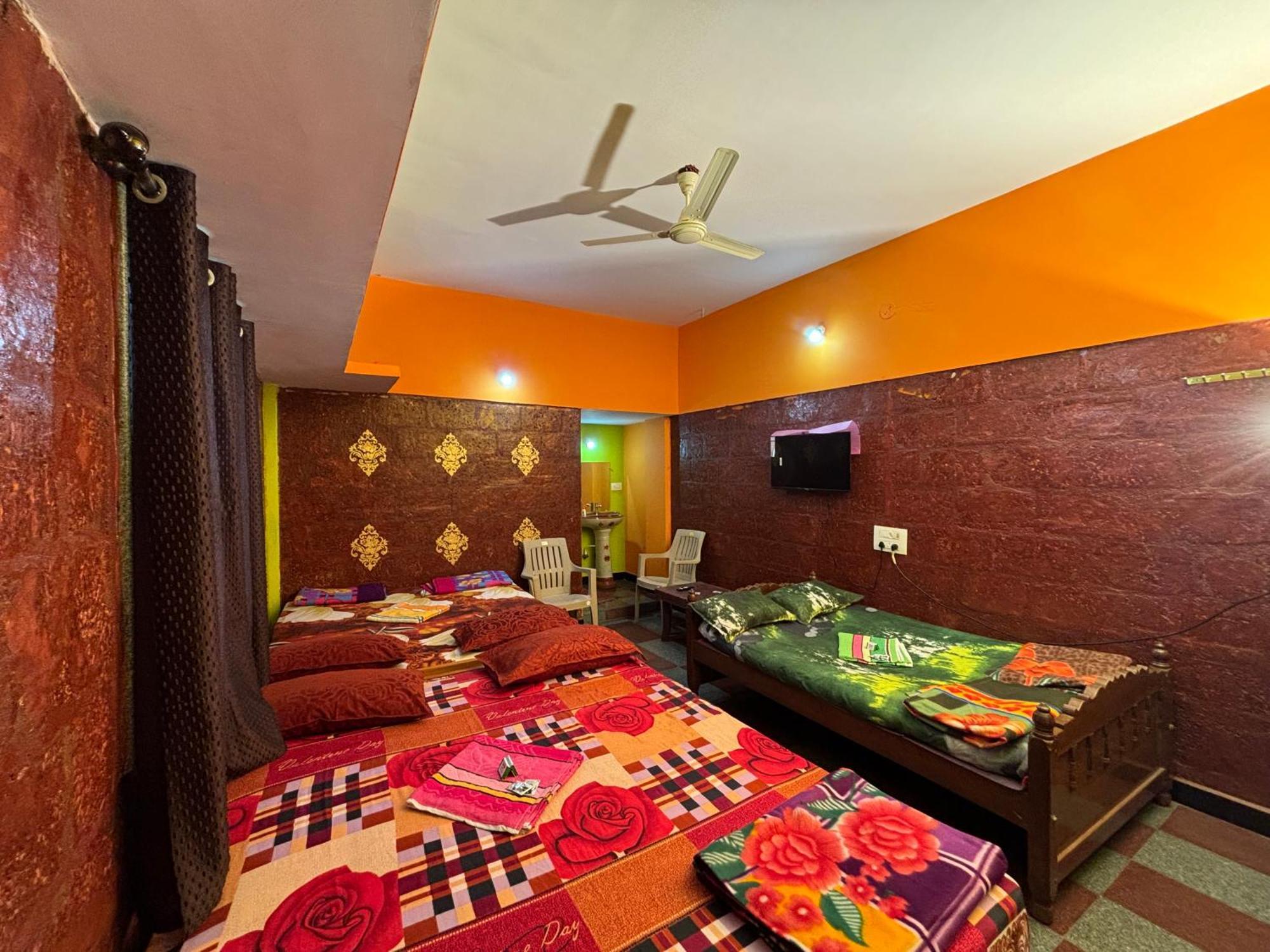 Dandeli Nakadi Home Stay Esterno foto